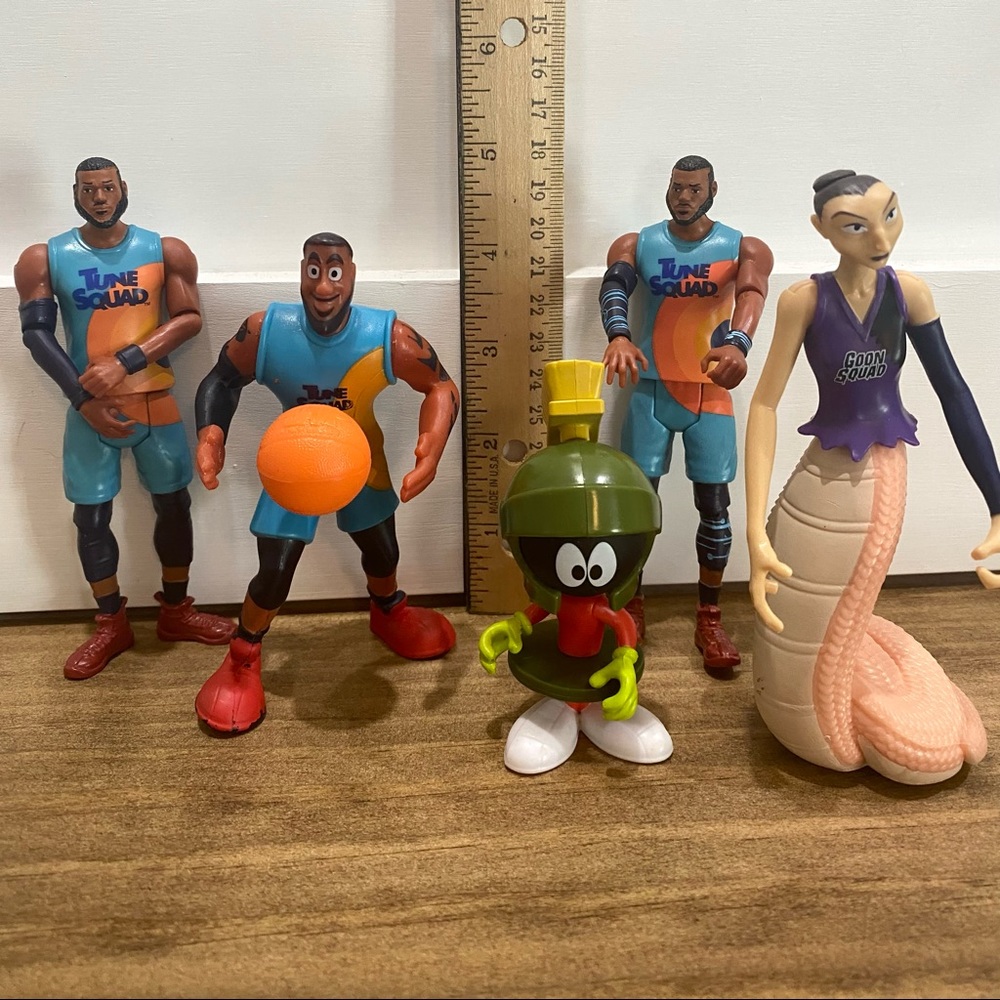 Space Jam Lebron White Mamba Marvin‎ the Martian Figures Tune Squad